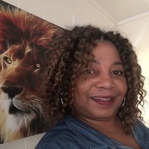 Meet your Posher, Stefanie